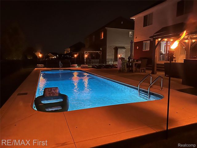 18011 Humber Bridge Drive, Macomb Township, MI 48042