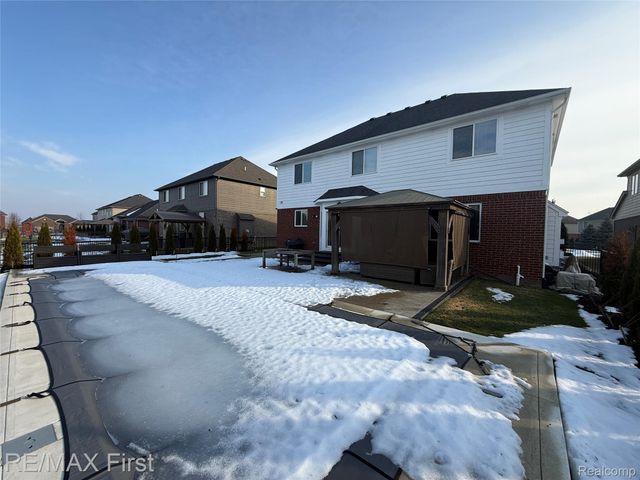 18011 Humber Bridge Drive, Macomb Township, MI 48042