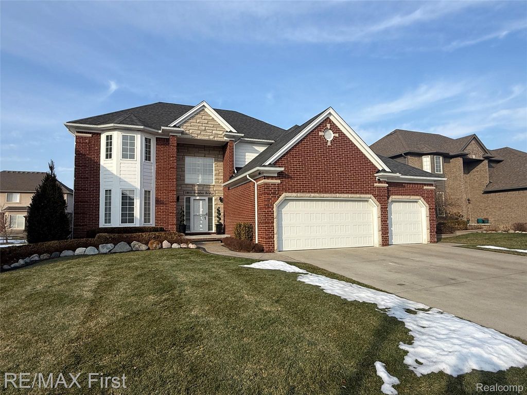 18011 Humber Bridge Drive, Macomb Township, MI 48042