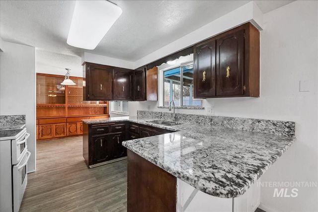 1307 Smith Ave, Nampa, ID 83651