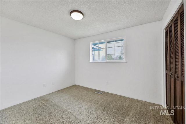 1307 Smith Ave, Nampa, ID 83651