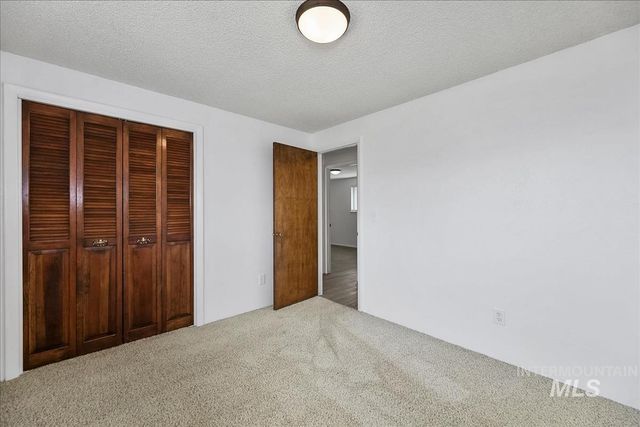 1307 Smith Ave, Nampa, ID 83651