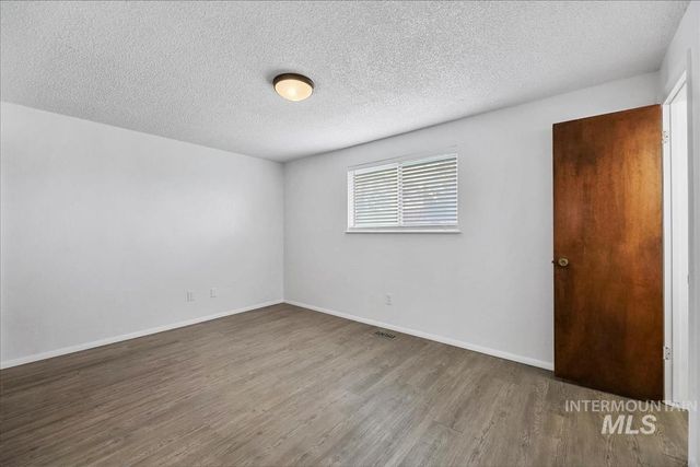 1307 Smith Ave, Nampa, ID 83651