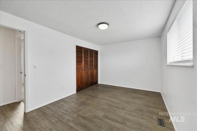 1307 Smith Ave, Nampa, ID 83651