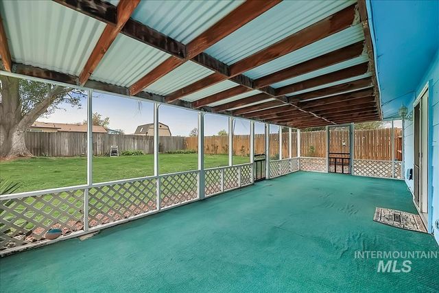 1307 Smith Ave, Nampa, ID 83651