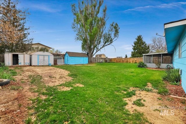 1307 Smith Ave, Nampa, ID 83651