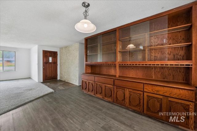 1307 Smith Ave, Nampa, ID 83651