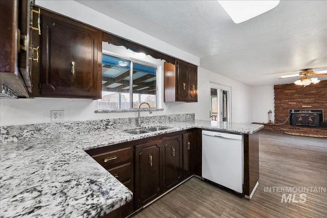 1307 Smith Ave, Nampa, ID 83651