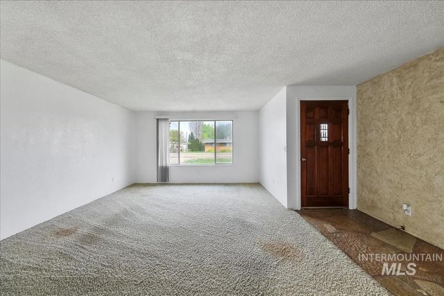 1307 Smith Ave, Nampa, ID 83651