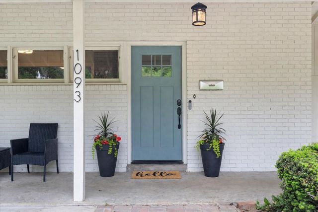 1093 PERKINS TER, Memphis, TN 38117