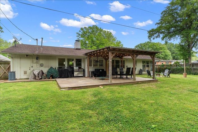 1093 PERKINS TER, Memphis, TN 38117