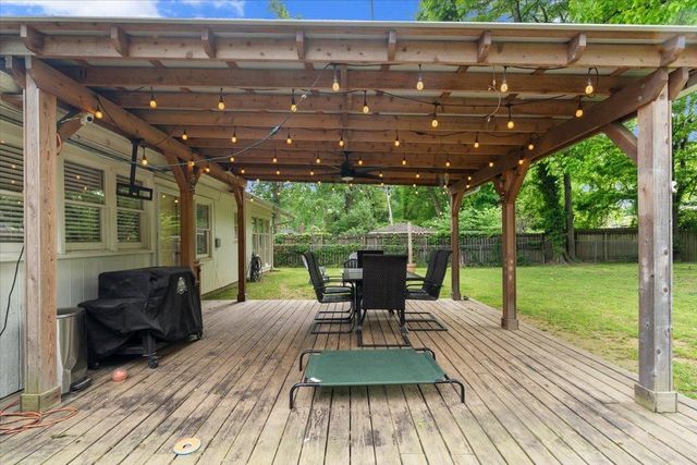 1093 PERKINS TER, Memphis, TN 38117