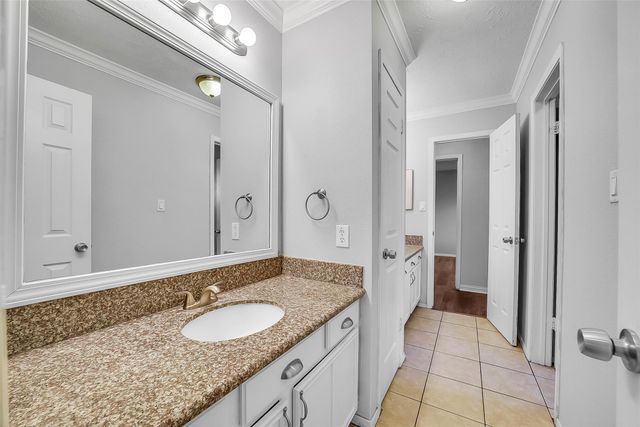 13618 Piney Oaks Drive, Houston, TX 77065