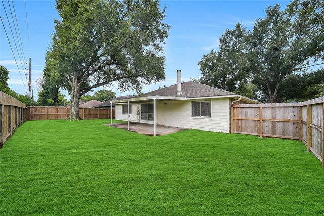 13618 Piney Oaks Drive, Houston, TX 77065
