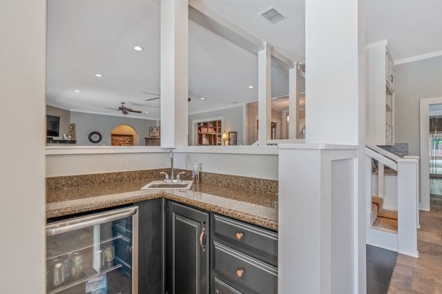 6500 Hollytree Circle, Tyler, TX 75703