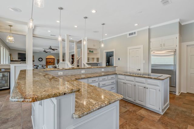 6500 Hollytree Circle, Tyler, TX 75703