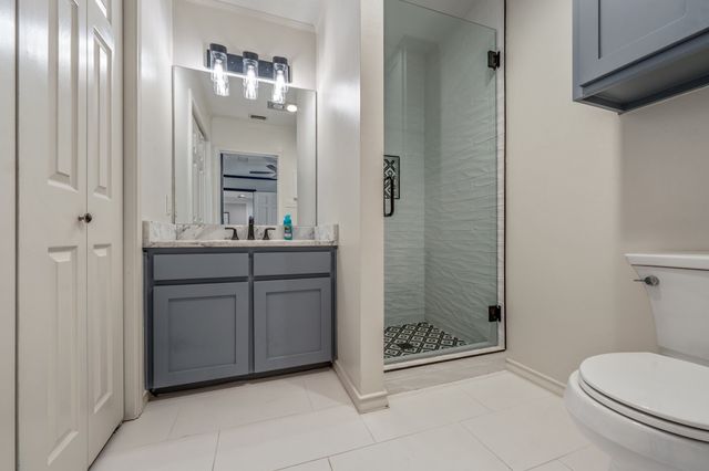 6500 Hollytree Circle, Tyler, TX 75703