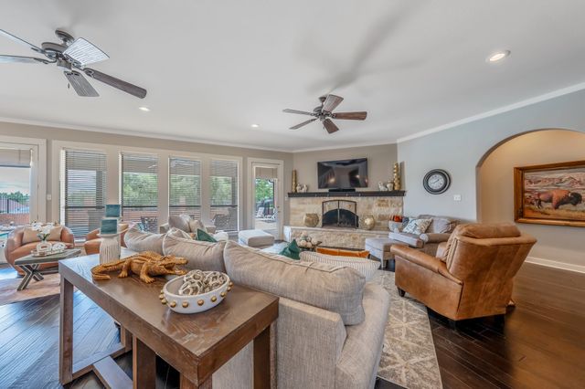 6500 Hollytree Circle, Tyler, TX 75703