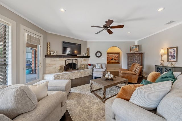 6500 Hollytree Circle, Tyler, TX 75703