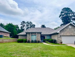 102 Dogwood Circle, Daingerfield, TX 75638