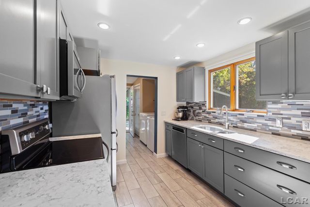 3129 Oakshade Drive, Rollin Twp, MI 49253