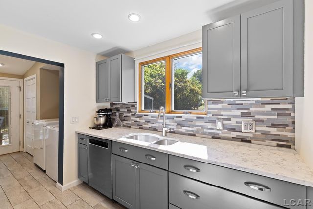 3129 Oakshade Drive, Rollin Twp, MI 49253