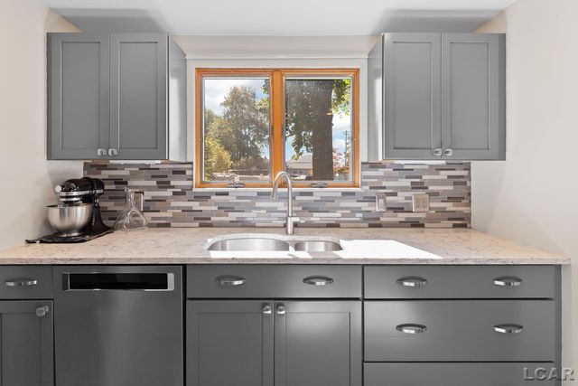 3129 Oakshade Drive, Rollin Twp, MI 49253