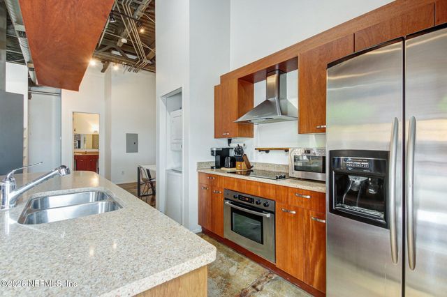 1050 HENDRICKS Avenue 101, Jacksonville, FL 32207