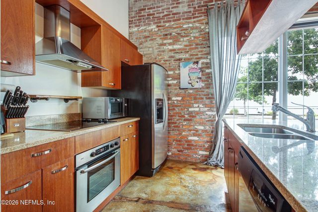 1050 HENDRICKS Avenue 101, Jacksonville, FL 32207