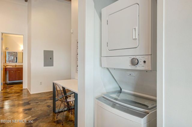1050 HENDRICKS Avenue 101, Jacksonville, FL 32207