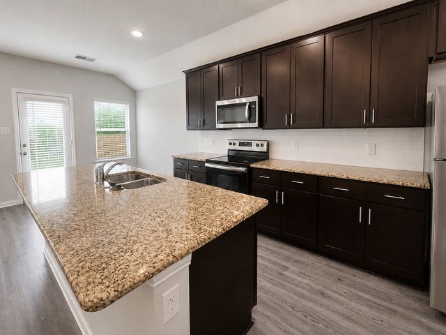 111 Dartmouth Avenue, Farmersville, TX 75442
