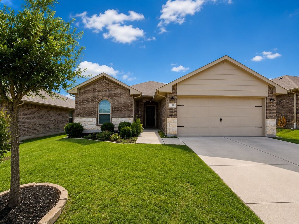 111 Dartmouth Avenue, Farmersville, TX 75442
