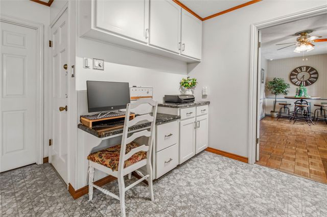 2401 Briar Oaks DR, Bryan, TX 77802