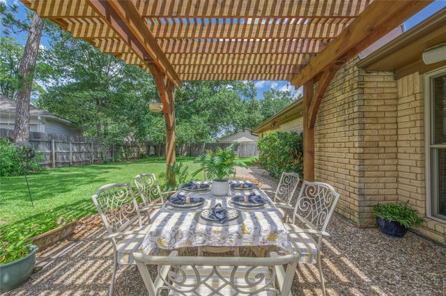 2401 Briar Oaks DR, Bryan, TX 77802
