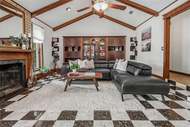 2401 Briar Oaks DR, Bryan, TX 77802