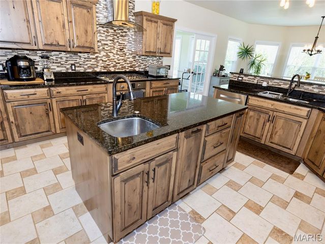 53 Lela Lane, Hannibal, MO 63401