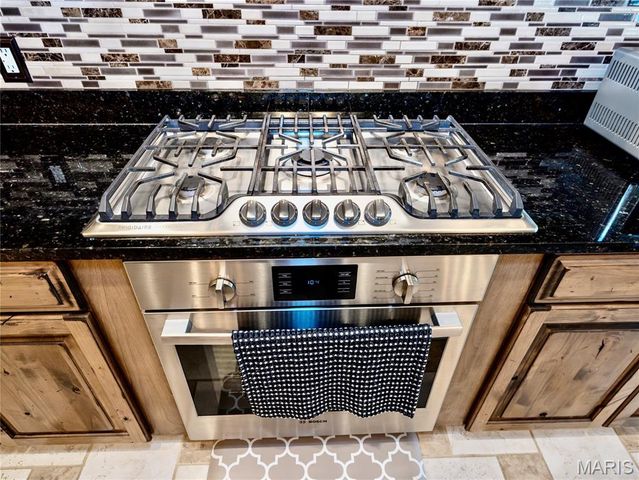 53 Lela Lane, Hannibal, MO 63401