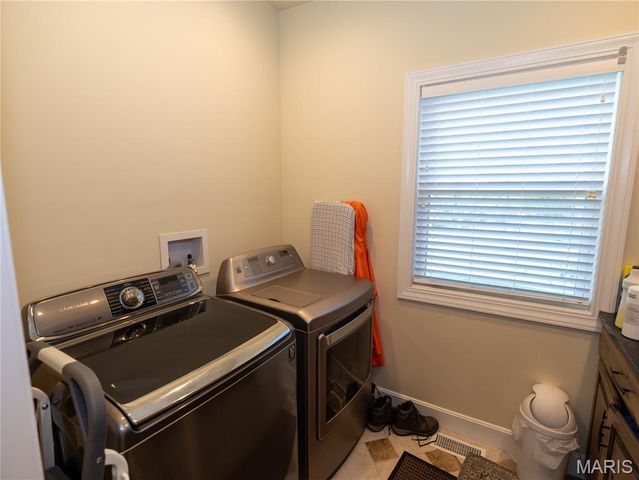 53 Lela Lane, Hannibal, MO 63401