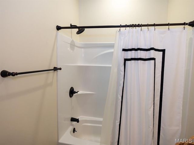 53 Lela Lane, Hannibal, MO 63401