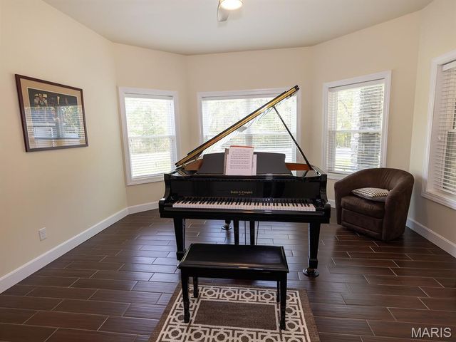 53 Lela Lane, Hannibal, MO 63401