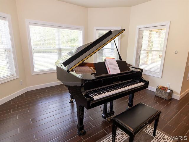 53 Lela Lane, Hannibal, MO 63401