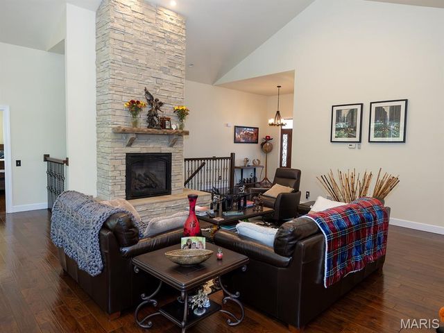 53 Lela Lane, Hannibal, MO 63401