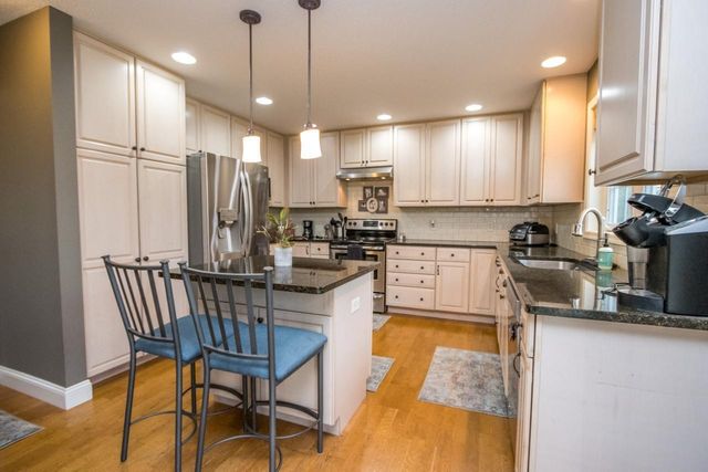 14 Eagle Ridge Court, North Mankato, MN 56003