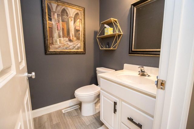 14 Eagle Ridge Court, North Mankato, MN 56003