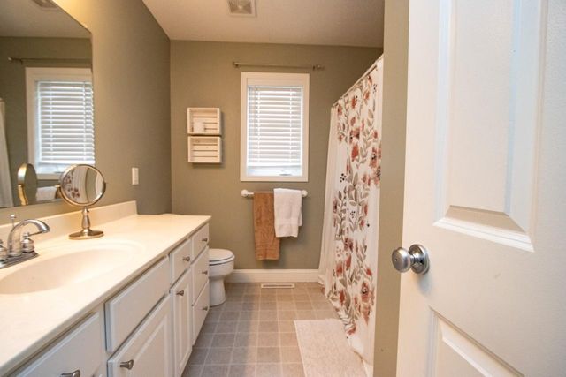 14 Eagle Ridge Court, North Mankato, MN 56003