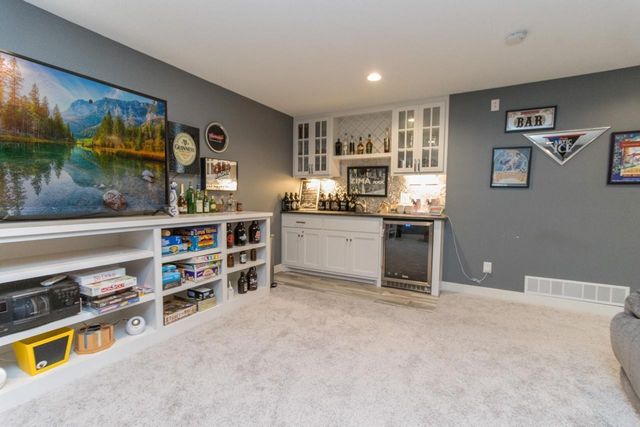 14 Eagle Ridge Court, North Mankato, MN 56003