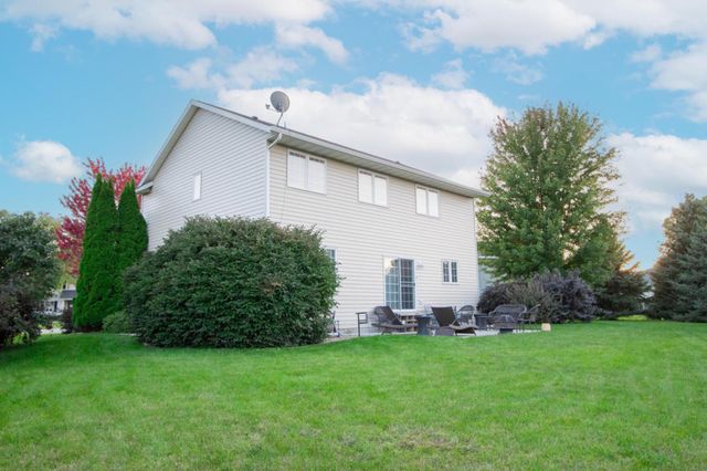 14 Eagle Ridge Court, North Mankato, MN 56003