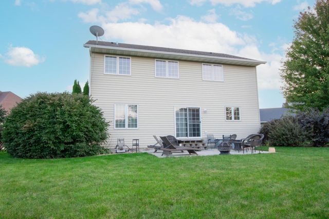 14 Eagle Ridge Court, North Mankato, MN 56003