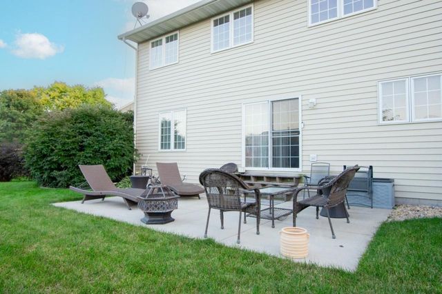 14 Eagle Ridge Court, North Mankato, MN 56003