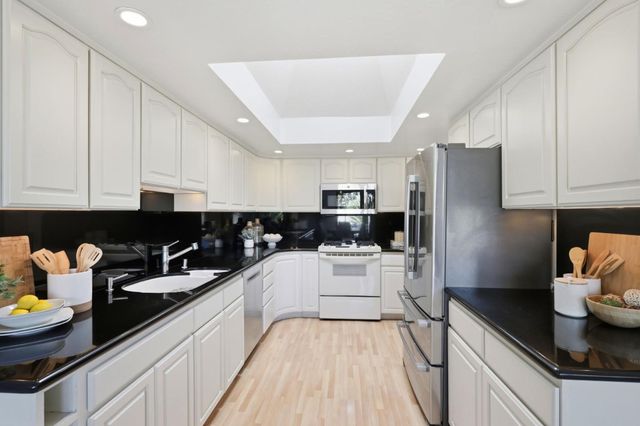 17 Rinconada Circle, Belmont, CA 94002